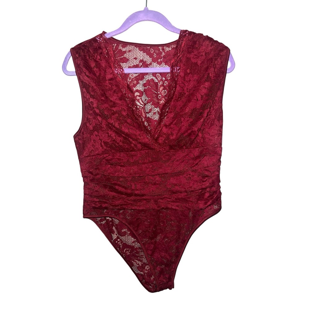 132.-   Women's sleeveless floral lace bodysuit, maroon xl